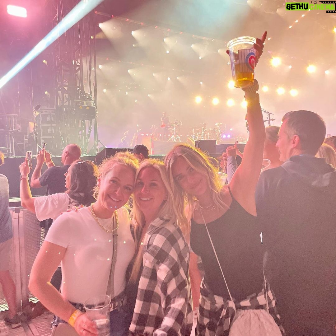 Kristin Cavallari Instagram - Chicago brings out the best of me Chicago, Illinois