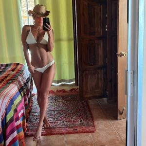 Kristin Cavallari Instagram - I feel like I need to start by saying Justin is my best friend and he’s gay. I’m still single, men. Ok, but for real this has been the best trip of my life. We came to Mexico for a 4 day detox and while I’ve done a million physical detoxes before, I’ve never done an emotional and spiritual detox. I’m going home with so much clarity and peace and feeling more connected to myself than I ever have. This trip taught me that comparison is the thief of joy- and I mean even with experiences. If I’m over here wondering why my experience was different than yours, it takes me out of mine and what my experience is trying to teach me. It takes me out of being present. I’m on a major spiritual journey and I feel like this is just the beginning. I’m going home a different woman and for that I am eternally grateful.