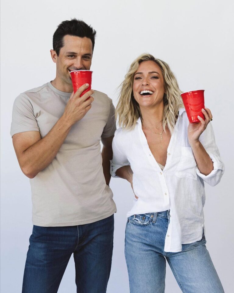 Kristin Cavallari Instagram - Throwing it back to the red solo cups today 🤣 (IYKYK) Back to the Beach with Kristin and Stephen podcast is out today! Link in bio to listen but you can find it anywhere you get your podcasts. CANNOT WAIT TO HEAR WHAT YOU ALL THINK 🤍