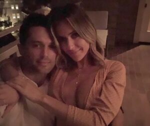 Kristin Cavallari Instagram - So excited to finally be able to announce the podcast Back to the Beach with Kristin and Stephen!!!! We’re gonna go back and watch seasons 1 and 2 of Laguna Beach then break it all down for you guys! We’re knee deep in recording and have had SO MUCH FUN. Season 1 will air in July! Details to come…