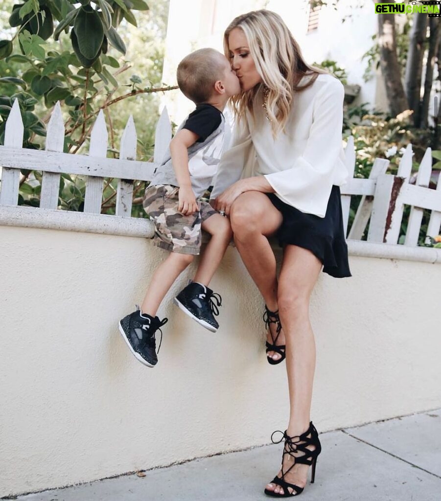 Kristin Cavallari Instagram - Happy 11th birthday, my sweet Cam! Watching you become the most incredible young man is such a gift. You’re pure love and light and I’m thankful every single day for you. Also, this picture makes me want to cry because you’re no longer my little boy, you’re becoming a full blown man (with a heart of gold). Keep shining, angel.