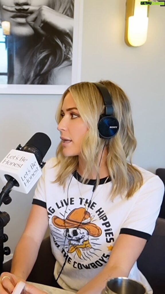 Kristin Cavallari Instagram - New episode of Let’s Be Honest playing truth or drink and we didn’t hold back. This was the only clip appropriate enough to post 🙈