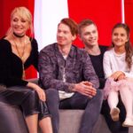 Kristina Orbakayte Instagram - С Днём Мамы! Спасибо судьбе быть счастливой Дочерью и Матерью 🙏❤️ #деньматери #моясемья