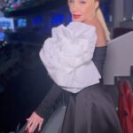 Kristina Orbakayte Instagram - На ежегодном музыкальном фестивале «Песня Года» песней «Только вдвоём» я хочу передать каждому зрителю свои чувства и любовь ❤️ @pesnyagoda_official #кристинаорбакайте #тольковдвоем