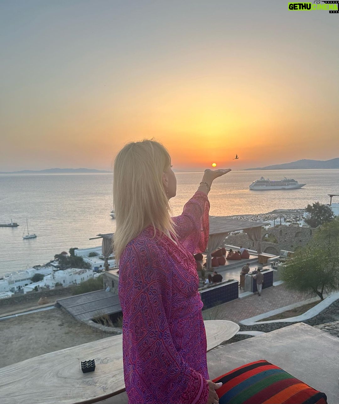 Kristina Orbakayte Instagram - «Остановись, мгновение…» 🌅😍🧡 Mykonos, Greece