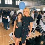 Kristina Orbakayte Instagram - Сегодня Клавочка закончила 5 класс, что в Америке означает переход из начальной школы в среднюю! Здесь этому придают очень много значения-первый выпускной 🕊️ Всех с Днём Защиты Детей, мирного неба над головой 🙏❤️ #кристинаорбакайте #деньзащитыдетей
