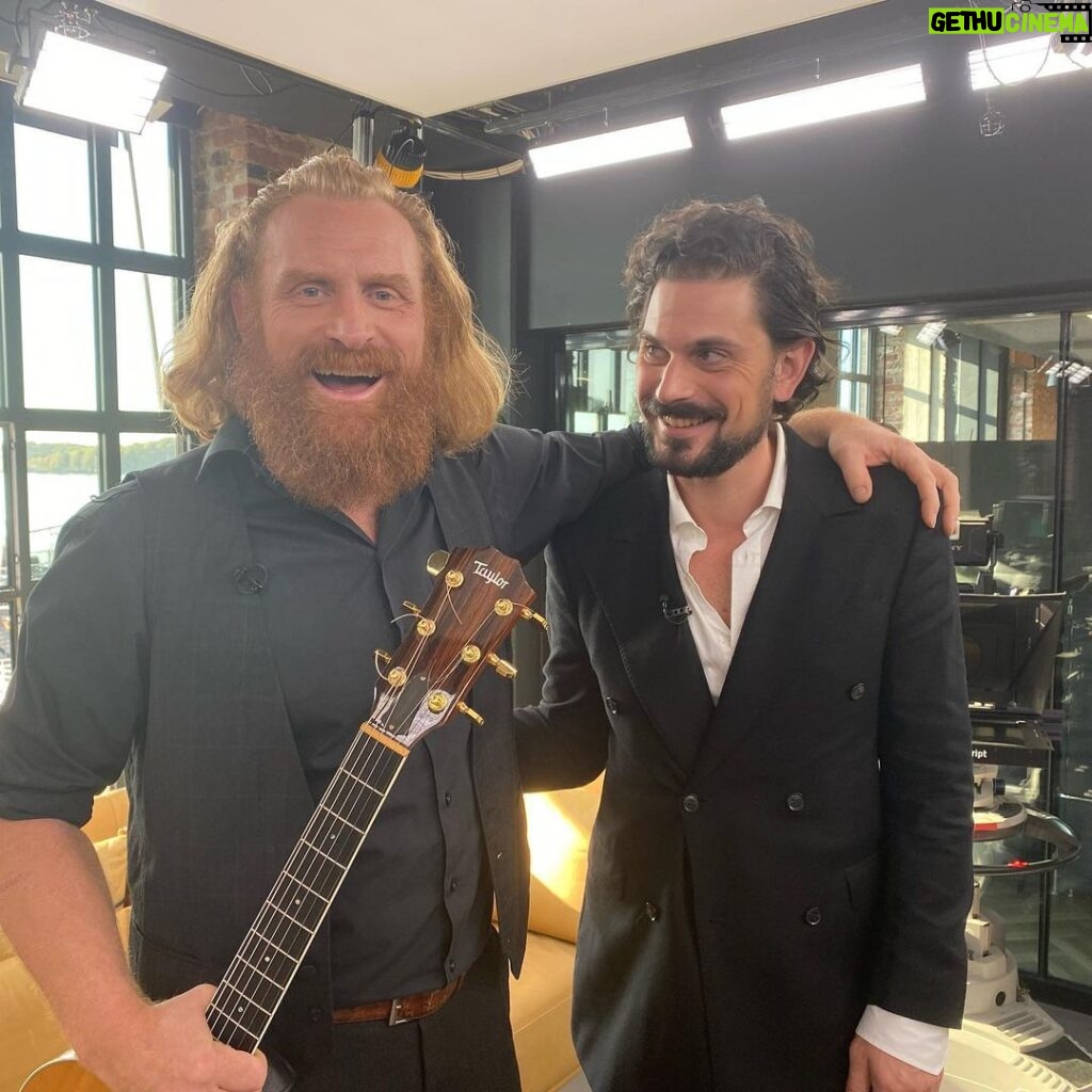 Kristofer Hivju Instagram - @lukeelliotmusic and I had a great time at Good Morning Norway @gmn today! Getting ready for tonights consert at @rockefelleroslo My band The Garbage King is his support and we cant wait! Both shows are sold out but check out his tourplan on @lukeelliotmusic #rockefellermusichall #thegarbagekingmusic #lukeelliot