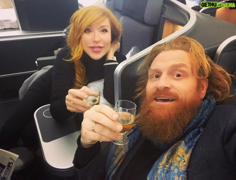 Kristofer Hivju Instagram - On our way to La La Land! 🥂 #LA #sagawards #sundancefilmfestival #oddnerdrumexhibition @grymolvaerhivju