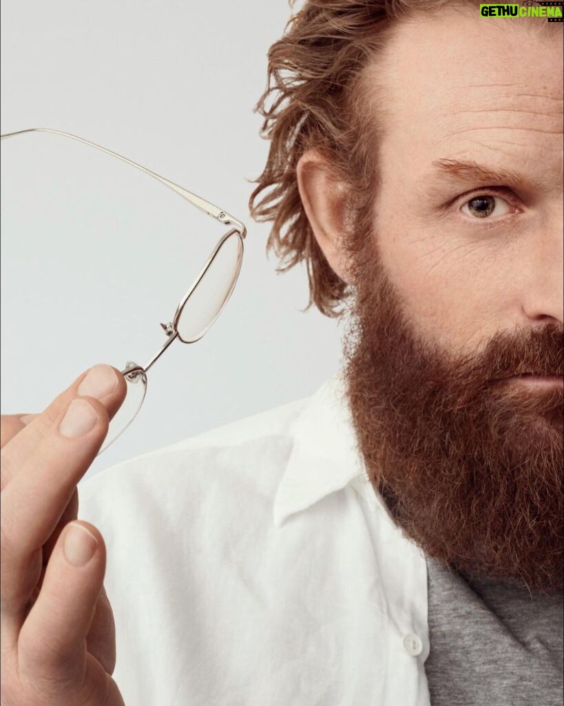 Kristofer Hivju Instagram - I appreciate the finer details in life. 🤓 Exsplore the @oscareide collection with 9 different models named after 9 different Norwegian places @synsamofficial #oscarwide @panoramaagency
