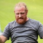 Kristofer Hivju Instagram - This is the joy this man felt about coming second to last in the tournament:-) It’s just like when Rocky Balboa completed twelve rounds against Apollo Creed. This is a world historical sporting moment. #mostfunwins @sulaopen Norway Discgolf Cup #vassetdiskgolfpark Video: Siv Marita Sandermoen Øwre Photo: @josteinhaaland Thanks to @innovadiscs Vassetvatnet