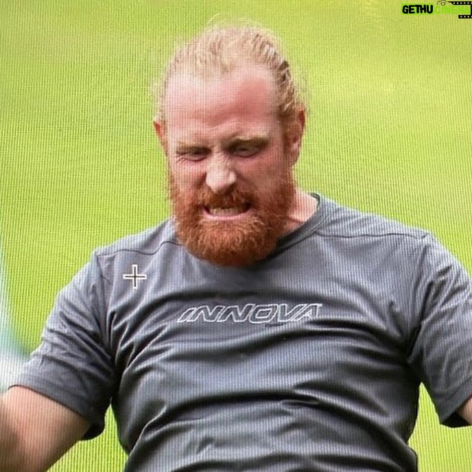 Kristofer Hivju Instagram - This is the joy this man felt about coming second to last in the tournament:-) It’s just like when Rocky Balboa completed twelve rounds against Apollo Creed. This is a world historical sporting moment. #mostfunwins @sulaopen Norway Discgolf Cup #vassetdiskgolfpark Video: Siv Marita Sandermoen Øwre Photo: @josteinhaaland Thanks to @innovadiscs Vassetvatnet