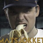Kristofer Hivju Instagram - THE FOODSHOCK EP 2 Tonight on @nrk With @noobwork About #foodwaste Only in Norway we throw away 1 million bananas every week. Imagine how many bananas that end up as garbage world wide every week, every year. The series is hosted by the brilliant chef @christerrodseth #foodwaste @grymolvaerhivju #matsvinn #matsjokket #reddbananen #babanererbestbrune