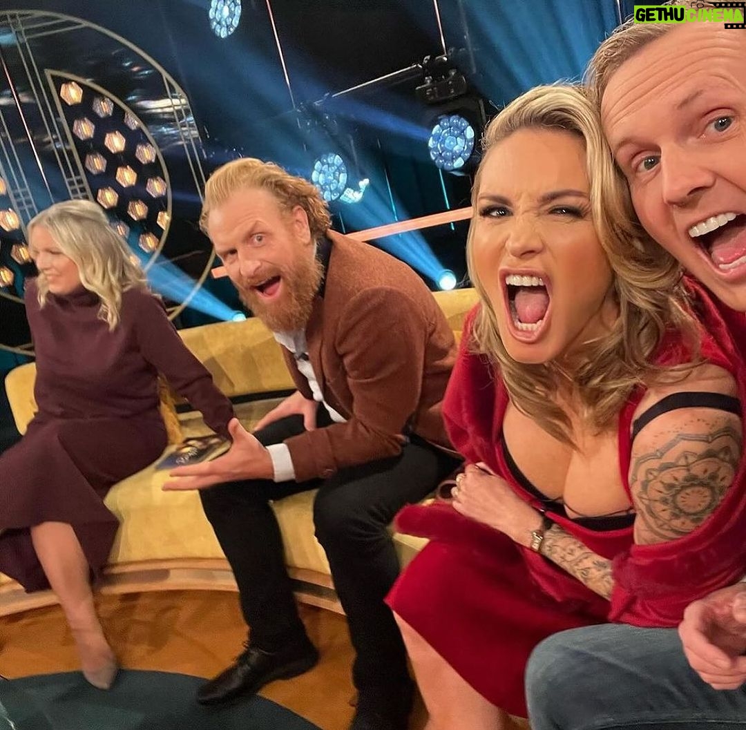 Kristofer Hivju Instagram - On Carina Bergfeldt Talk show tonight @svt 1💫🌟 The new Beck movie «Inferno» is out 8 desmeber on #cmore 🔥 @cbergfeldt