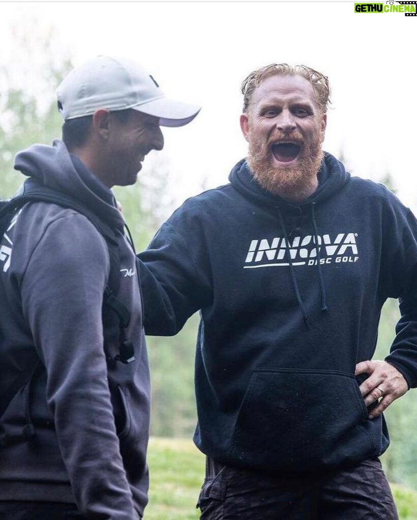 Kristofer Hivju Instagram - Had a fantastic weekend playing @pdgaeurotour at beautiful @krokholopen 💫#discgolf Congrats to the winner, 🏆the master @bradleydiscgolf followed by the legend @paul_mcbeth and 3x norwegian champion @oyvind.jarnes on 3rd. Thank you @krokholdgs.no for a perfect tournament, to all the players @pdgaeurope and to my caddy Henrik @dg_woodpeckers And of course @innovanorge @wearediscgolf ps @kristianbalsrod and I have some fun stuff coming up🤪 Krokhol Disc Golf Course