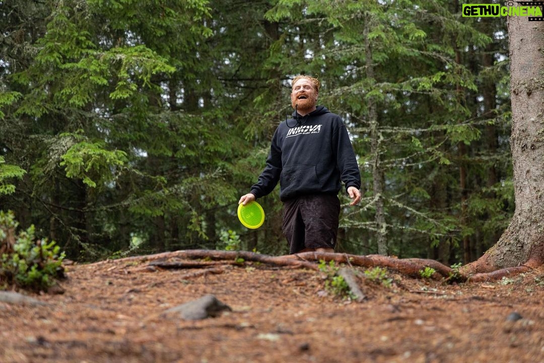Kristofer Hivju Instagram - DREAM DAY WITH THE G.O.A.T. We finally got the opportunity to challenge the greatest disc golfer of all time - Paul McBeth! The reigning - and six times World Champion. How we did? Well, let’s just say there’s some fun stuff to watch coming up. 🔥