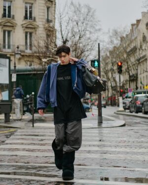 Krit Amnuaydechkorn Instagram - 🚶 @balenciaga