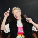 Krit Amnuaydechkorn Instagram – อยากรู้มั้ย ว่าอะไรเป็นมิตรกับพีที่สูดดด? 👀
 
🥰 ก็เป๊ปเปอร์มิ้นท์ ฟิลด์ ไงงง ช่วยเติมความสดชื่นให้พีได้ทุกวัน ด้วยส่วนผสมที่ดีอย่างเป๊ปเปอร์มิ้นท์ ออยล์ และยูคาลิปตัส ออยล์ ให้ทุกครั้งที่สูดเป็นลมหายใจที่มีคุณภาพ
 
แอบกระซิบ! ดมได้บ่อย ไม่แสบด้วยนะ
 
👉 หาซื้อง่ายมาก ที่ 7-Eleven หรือซื้อผ่านช่องทางออนไลน์ที่ Lazada : Bertram1958
 
#PeppermintFieldxPPKrit  #PeppermintField  #ลมหายใจที่มีคุณภาพ  #ยาดม