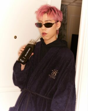 Krit Amnuaydechkorn Instagram - 🧖‍♂️ @balenciaga