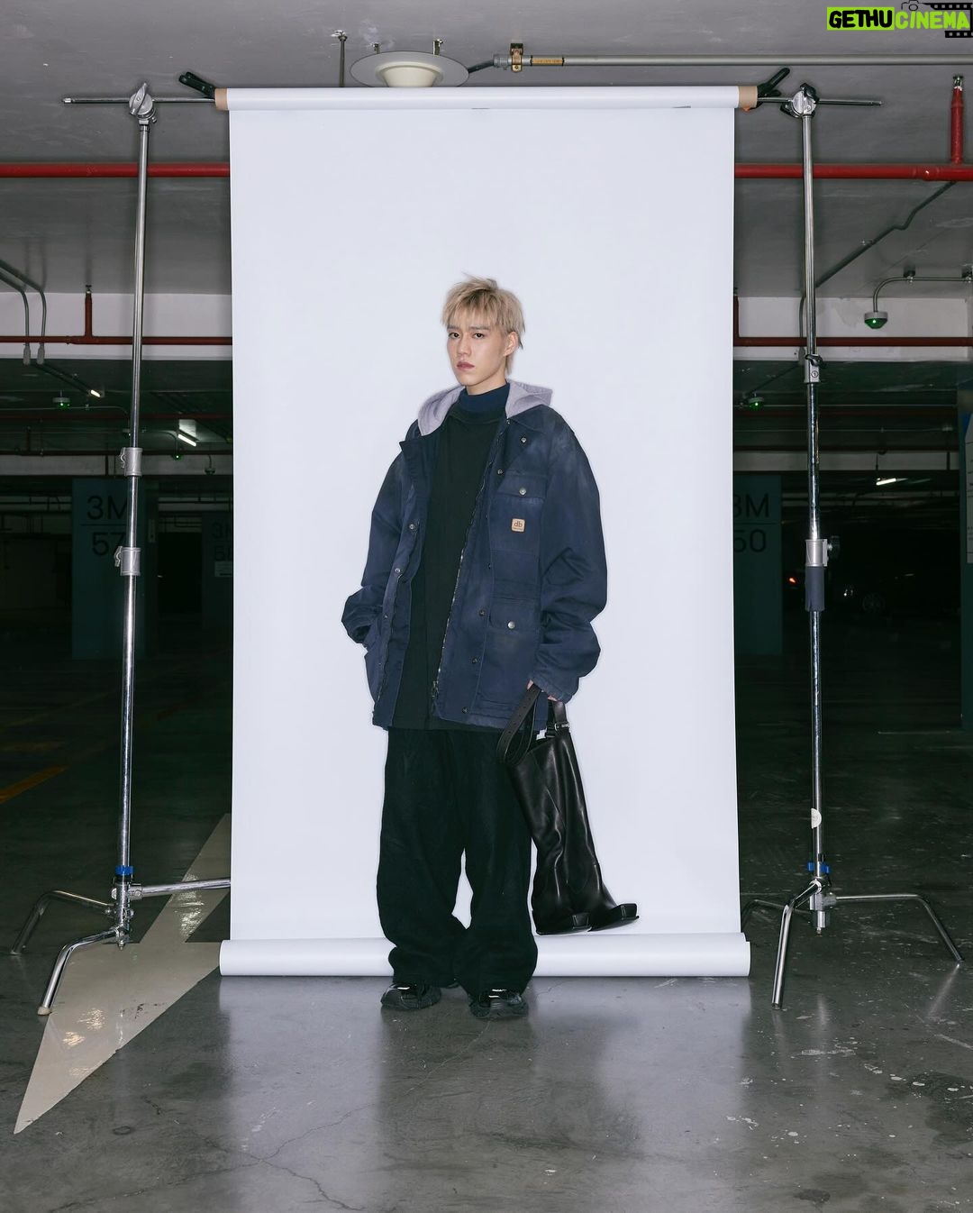 Krit Amnuaydechkorn Instagram - so excited for the show @balenciaga 🕊️🩶 #Balenciaga