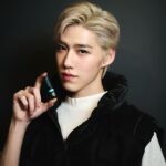 Krit Amnuaydechkorn Instagram – อยากรู้มั้ย ว่าอะไรเป็นมิตรกับพีที่สูดดด? 👀
 
🥰 ก็เป๊ปเปอร์มิ้นท์ ฟิลด์ ไงงง ช่วยเติมความสดชื่นให้พีได้ทุกวัน ด้วยส่วนผสมที่ดีอย่างเป๊ปเปอร์มิ้นท์ ออยล์ และยูคาลิปตัส ออยล์ ให้ทุกครั้งที่สูดเป็นลมหายใจที่มีคุณภาพ
 
แอบกระซิบ! ดมได้บ่อย ไม่แสบด้วยนะ
 
👉 หาซื้อง่ายมาก ที่ 7-Eleven หรือซื้อผ่านช่องทางออนไลน์ที่ Lazada : Bertram1958
 
#PeppermintFieldxPPKrit  #PeppermintField  #ลมหายใจที่มีคุณภาพ  #ยาดม