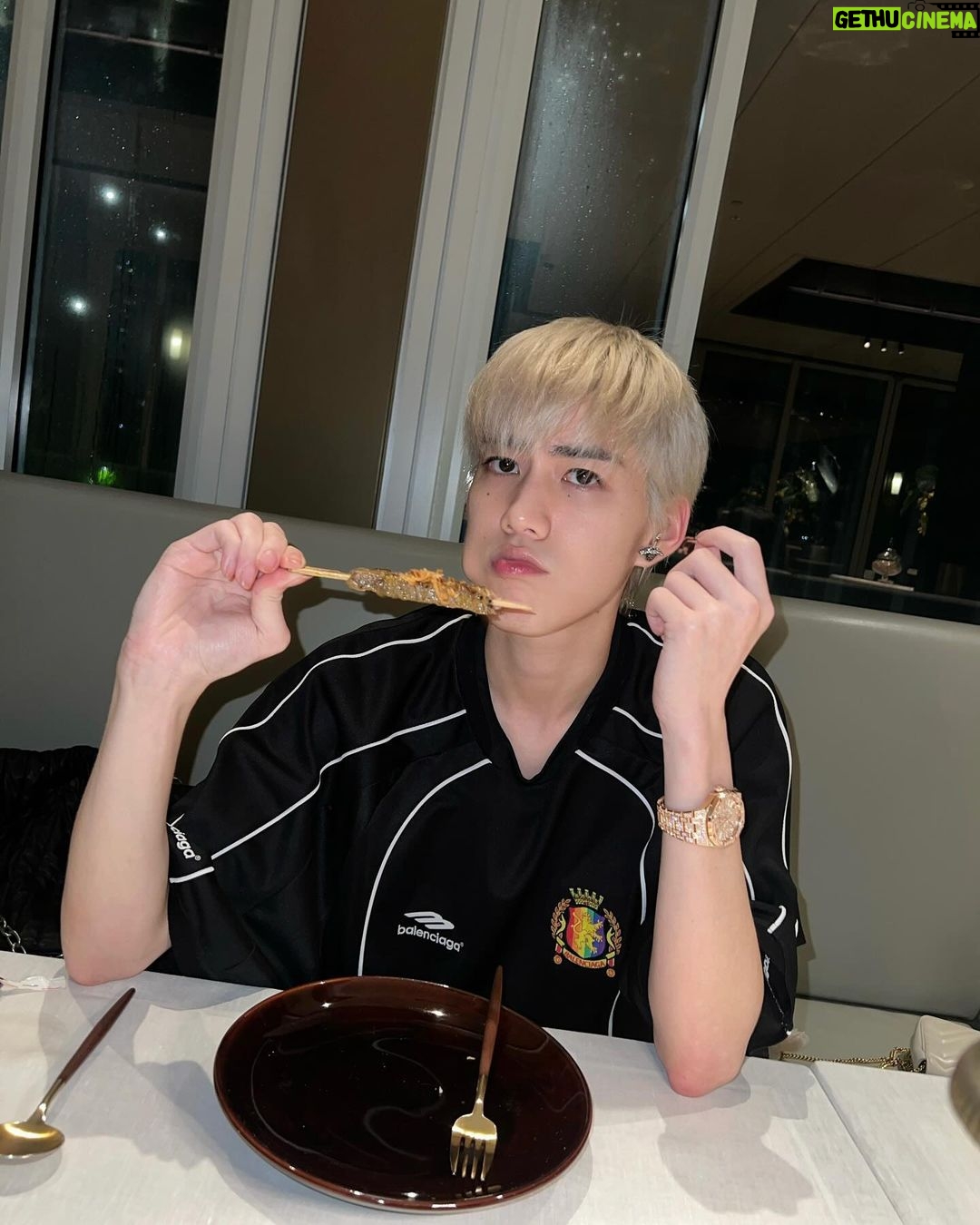 Krit Amnuaydechkorn Instagram - 🧄