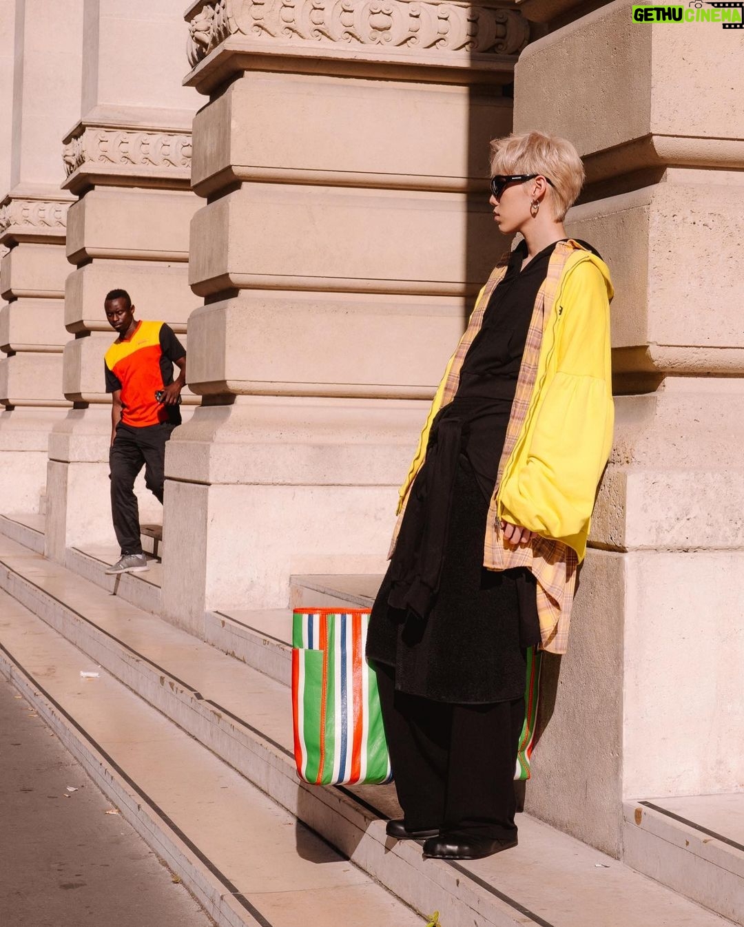 Krit Amnuaydechkorn Instagram - 📮📦 @balenciaga
