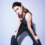 Kriti Sanon Instagram - ♠️♠️ Outfit- @michaelkors Jewelery- @shoplune Styled by- @sukritigrover Styling Team- @vanigupta.23 HMU- @aasifahmedofficial @kavyesharmaofficial 📸- @vidhigodha
