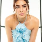 Kriti Sanon Instagram - Feelin like a DOLL! #SifraMode 🤖 🧊 ❄️ Outfit- @deme_love_ Styled by- @sukritigrover Styling Team- @vanigupta.23 HMU- @aasifahmedofficial @adrianjacobsofficial 📸- @kunalgupta91