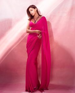 Kriti Sanon Instagram - Taking “Gulaab” a bit too seriously!! 🤪💖 Outfit @arpitamehtaofficial Styled by- @sukritigrover Styling Team- @vanigupta.23 HMU- @aasifahmedofficial @adrianjacobsofficial 📸- @tejasnerurkarr