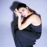 Kriti Sanon Instagram - ♠️♠️ Outfit- @michaelkors Jewelery- @shoplune Styled by- @sukritigrover Styling Team- @vanigupta.23 HMU- @aasifahmedofficial @kavyesharmaofficial 📸- @vidhigodha