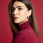 Kriti Sanon Instagram - Dress code : Gulaab 🌹 #TBMAUJ Outfit- @michaelkors Styled by- @sukritigrover Styling Team- @vanigupta.23 HMU- @aasifahmedofficial @adrianjacobsofficial 📸- @kewalchholak