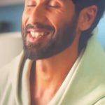 Kriti Sanon Instagram - Seems like Sifra’s laugh is a big hit! 🤣🤣 Hihihihihihi 🤣 #LaughLikeSifra And tag me in your version! 🤪😘 Loving the response and the love pouring in for our impossible si uljhi hui love story! 🤖❤️ The love I’ve gotten for Sifra is unreal! 🥰 A big thank you to the audiences! 🥹❤️🙏🏻