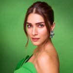 Kriti Sanon Instagram - 💚💚 Outfit- @fouadsarkisksa @maison7dubai HMU- @aasifahmedofficial @adrianjacobsofficial Styled by- @sukritigrover Styling Team- @vanigupta.23 📸- @tejasnerurkarr