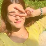 Kriti Sanon Instagram - Basking in the Sun ☀️ and in all the love pouring in! ❤️🥰 My babies next to me and a 🦋 close to my heart! Happy Valentine’s Day ! 🫶🏻😘 Thank you for all the love you’ve given to #TBMAUJ and to SIFRA!!🤖❤️ Love is all we need! ❤️