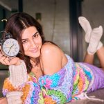 Kriti Sanon Instagram – Ready to #ResetTheClock? #StayTuned 💜🕰

HYPHEN’s next product launching tomorrow!! 
Its been a game changer for me! 💁🏻‍♀️💜
Any guesses??