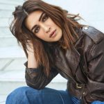 Kriti Sanon Instagram - Smoked up eyes Messy hair ISSA VIBE!! ✌️ @frame Styled by- @sukritigrover Styling Team- @vanigupta.23 HMU- @aasifahmedofficial @adrianjacobsofficial 📸- @vidhigodha