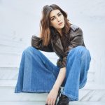 Kriti Sanon Instagram - Smoked up eyes Messy hair ISSA VIBE!! ✌️ @frame Styled by- @sukritigrover Styling Team- @vanigupta.23 HMU- @aasifahmedofficial @adrianjacobsofficial 📸- @vidhigodha