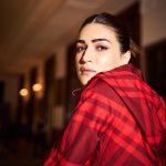 Kriti Sanon Instagram - Preppy Much! ♥️🖤 @burberry Styled by- @sukritigrover Styling Team- @vanigupta.23 HMU- @aasifahmedofficial @adrianjacobsofficial 📸- @vidhigodha