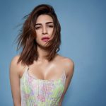 Kriti Sanon Instagram - 🌸🌸 #TBMAUJ Outfit- @marques_almeida Jewellery - @silverstreakstore Styled by- @sukritigrover Styling Team- @vanigupta.23 HMU- @aasifahmedofficial @adrianjacobsofficial 📸- @vidhigodha