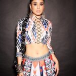 Kritika Kamra Instagram - ⚔️ ⚔️ Stylist - @styledbyzainabb Assisted by @mannatbhallaa Makeup- @miimoglam Hair- @kimberlyychu Shot by @venurasuri Outfit- @goodpunjaban Earrings - @sangeetaboochra Ring- @ruhhette Bangles- @sangeetaboochra @siaartjewellery