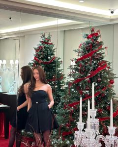 Krystal Jung Instagram - welcoming december like… ❤️ #baccarat #philippestarck #baccarattalleyrand