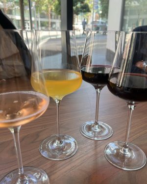 Krystal Jung Instagram - 🍷👯‍♀️🍩♥️