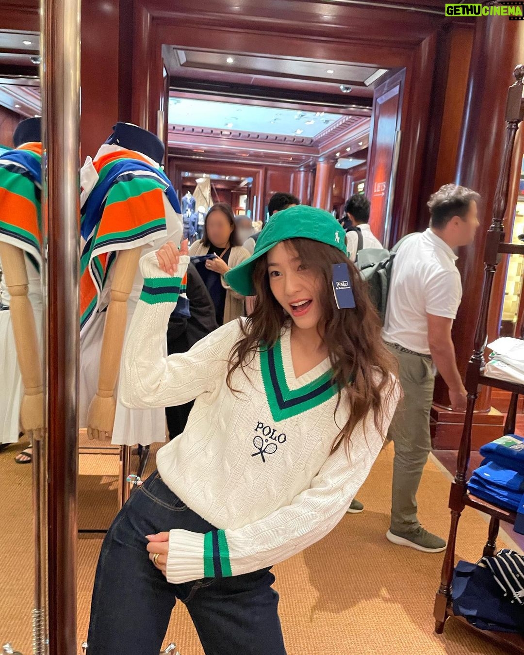 Krystal Jung Instagram - 🧢 geared up for the @wimbledon finals at the @ralphlauren flagship store! London, United Kingdom