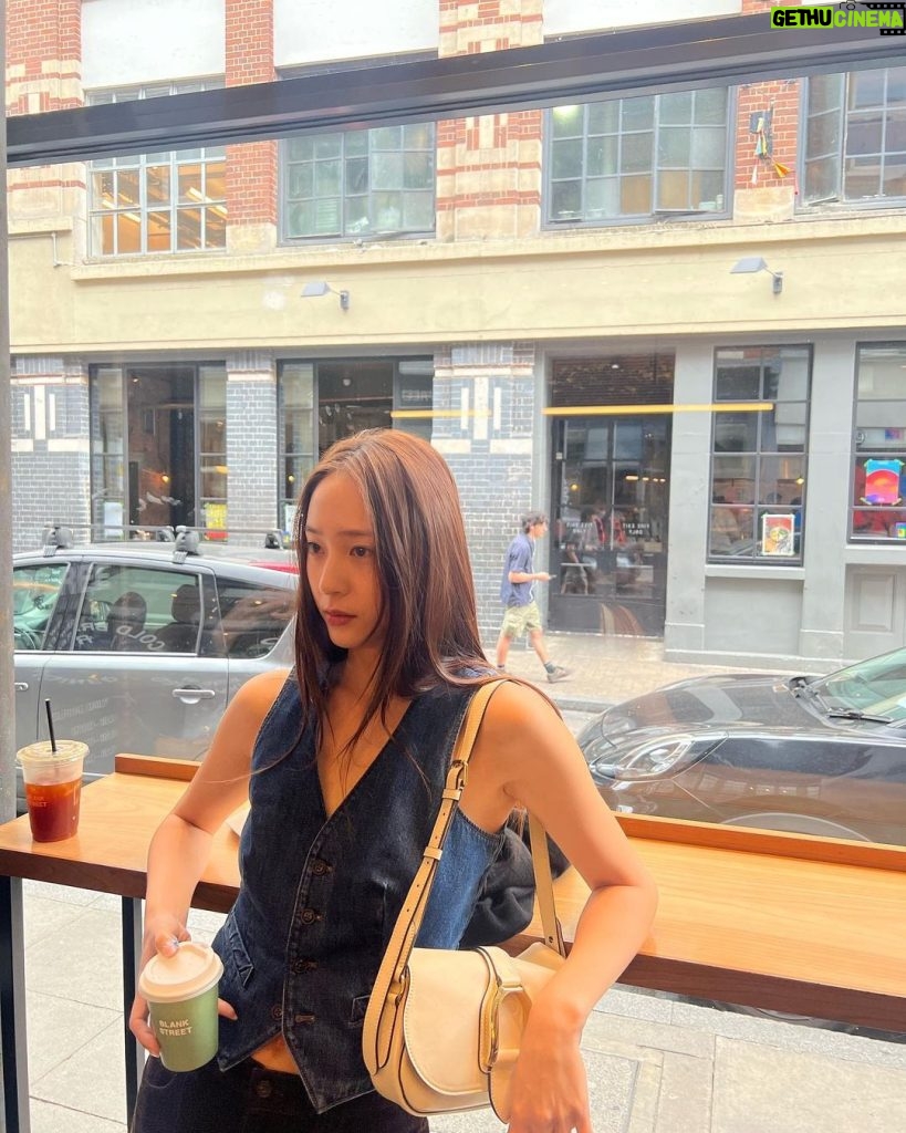 Krystal Jung Instagram - 마시고 마시고 걷고 덥고 춥고 🙃 London, United Kingdom