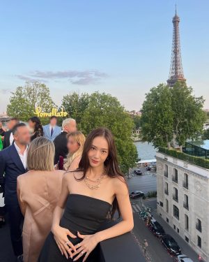Krystal Jung Instagram - a @pomellato night in paris 💎 #포멜라토 
the new high jewelry collection was absolutely exquisite.