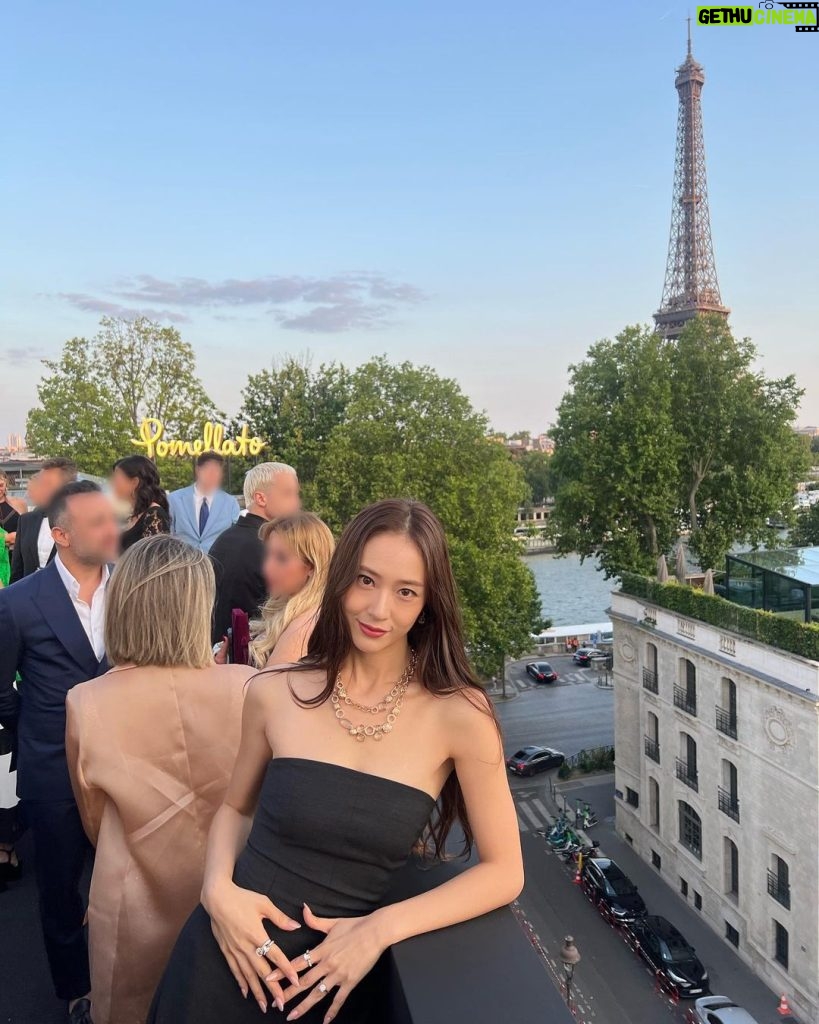 Krystal Jung Instagram - a @pomellato night in paris 💎 #포멜라토 the new high jewelry collection was absolutely exquisite. Paris, France