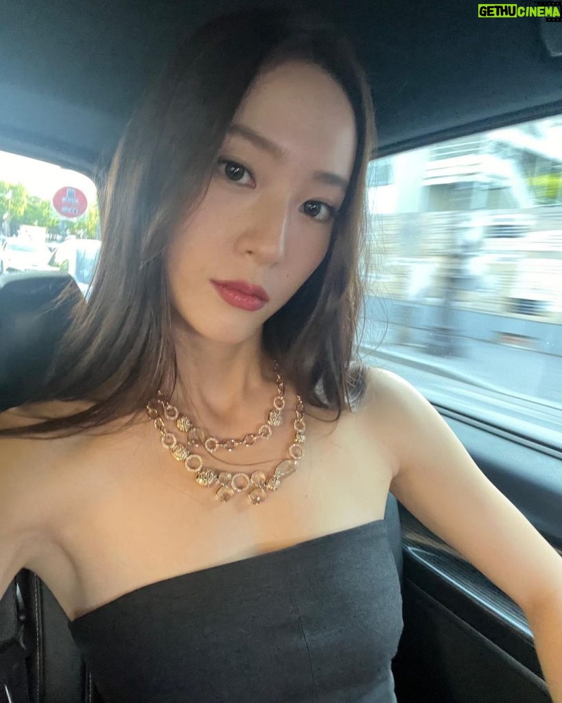 Krystal Jung Instagram - a @pomellato night in paris 💎 #포멜라토 the new high jewelry collection was absolutely exquisite. Paris, France