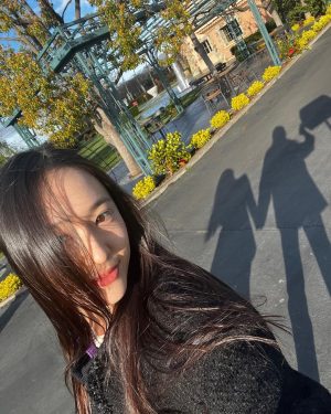 Krystal Jung Instagram - 👯‍♀️👯‍♀️👯‍♀️