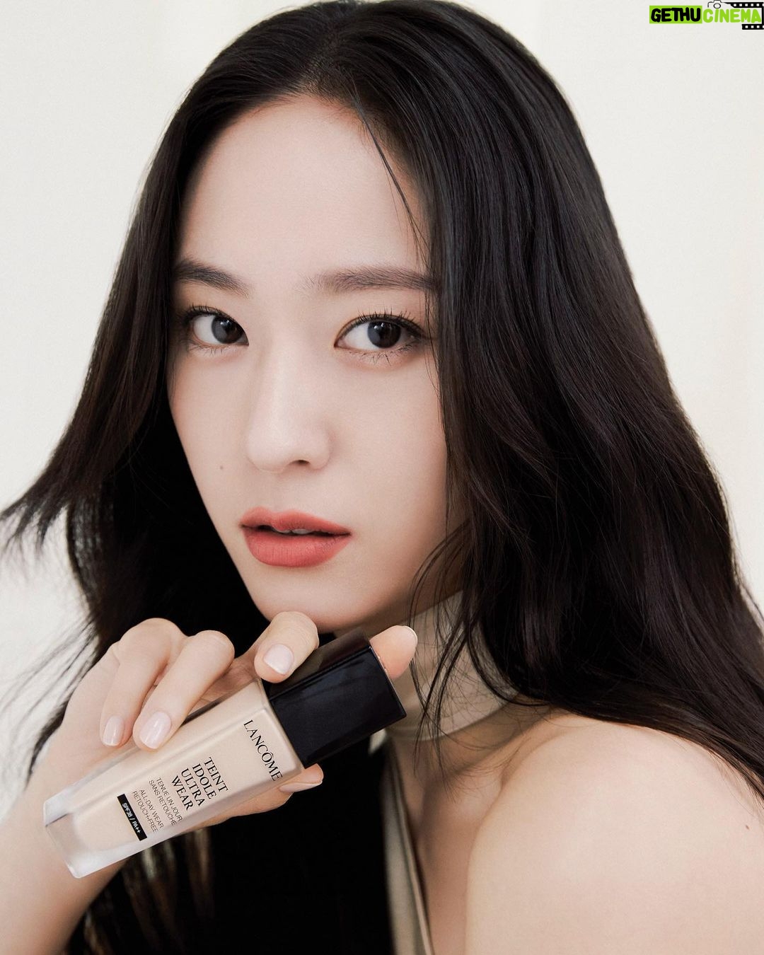 Krystal Jung Instagram - π€ @lancomeofficial #λμ½€ #μ λνΌλμΈλΌ #3μ΄λμμΈλΌ #RewindYourAge #λμ΄λνμ΄λ°μ΄μ
