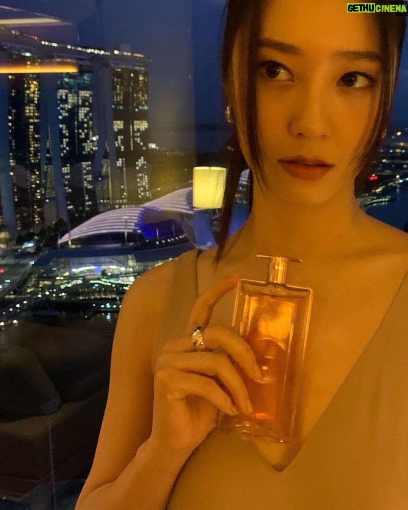 Krystal Jung Instagram - 💓🌷🌸 @lancomeofficial #lancomesg #idolebylancome #beyourownidole Singapore